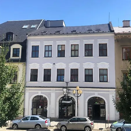 Na Namesti *